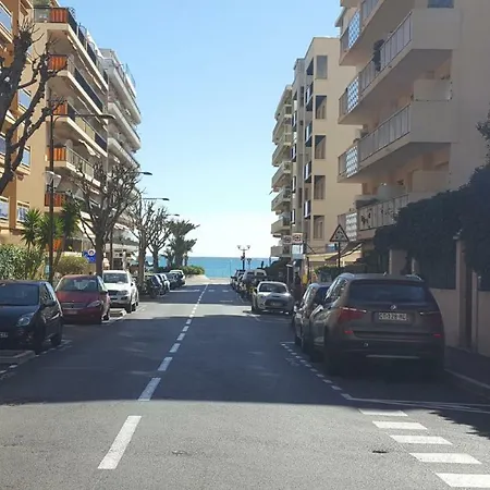 Chez Lola, A La Plage, A Roquebrune-cap Martin * 로퀴에브륀캡마르탱